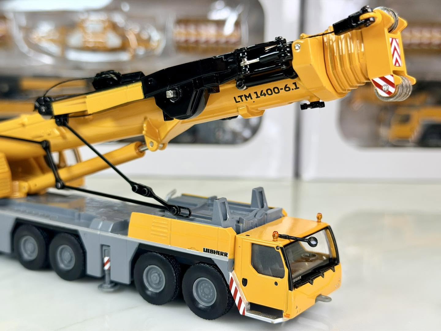 LIEBHERR LTM 1400-6.1 [WSI 74-1001]