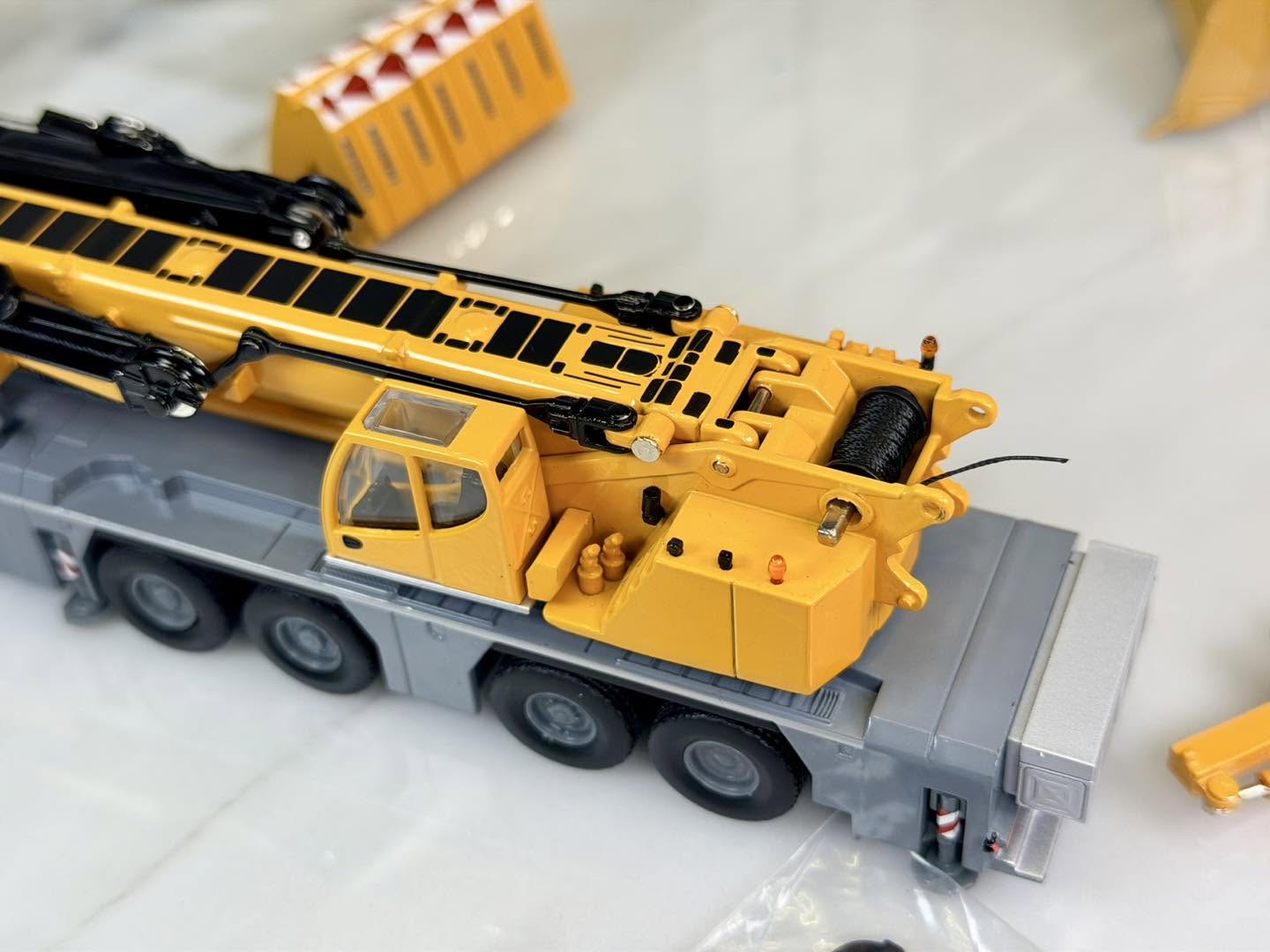 LIEBHERR LTM 1400-6.1 [WSI 74-1001]